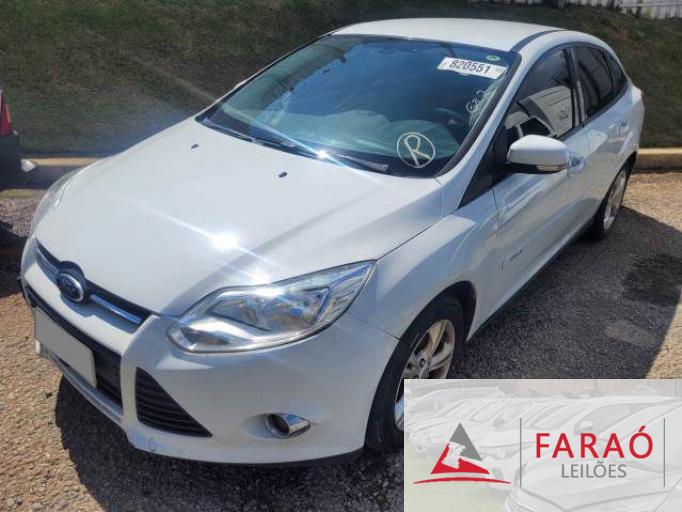FORD FOCUS SEDAN 15/16